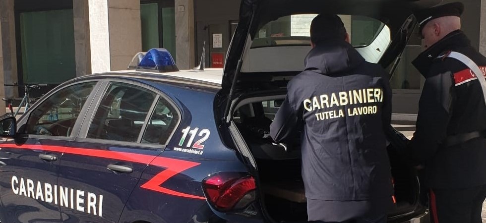 Al ristorante etnico la metà dei lavoratori sono “in nero”: “Violate le norme su salute e sicurezza”